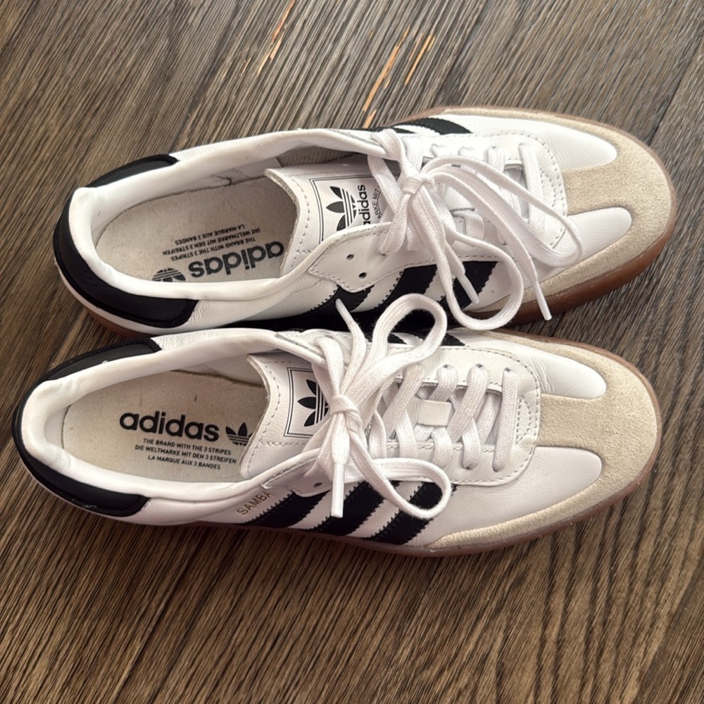 Like new womens adidas samba - Picture 2 of 4